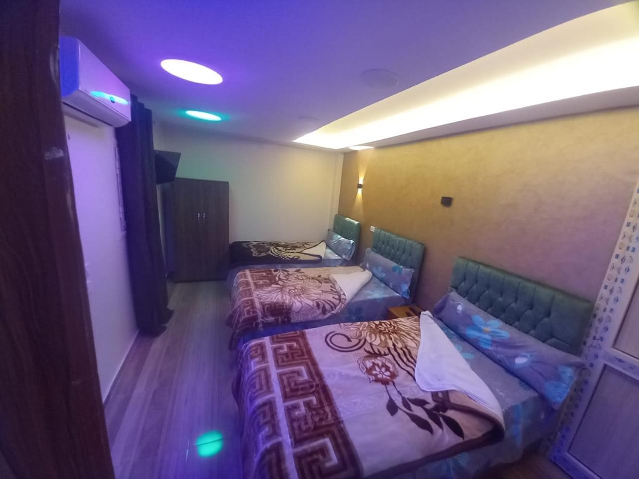 Moon Hostel *