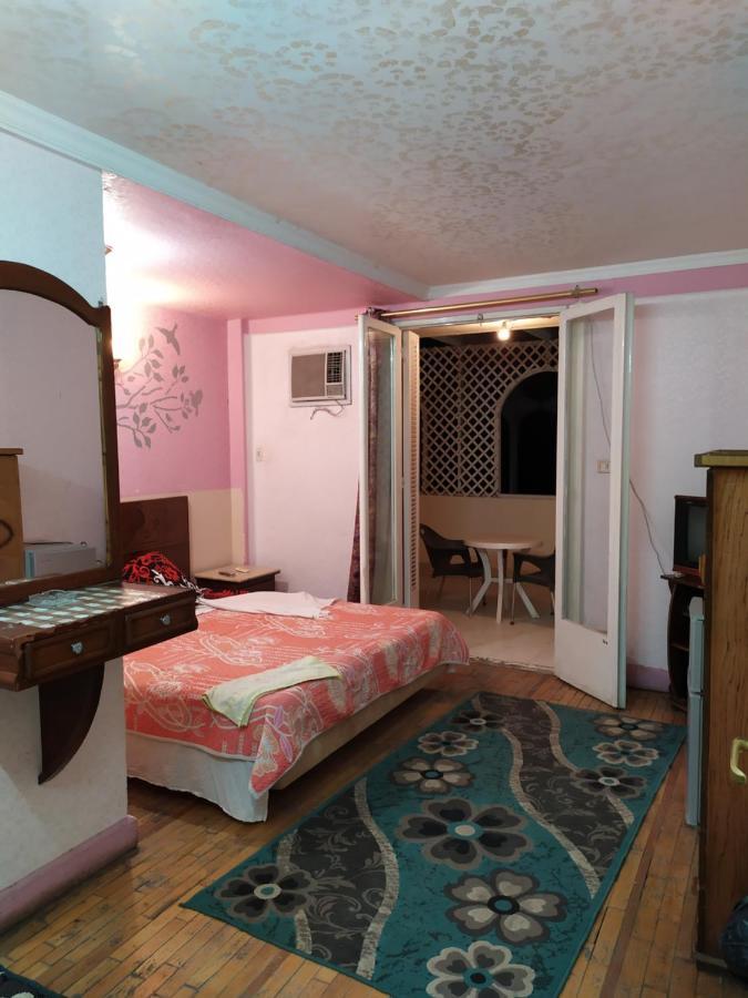 Moon Hostel *