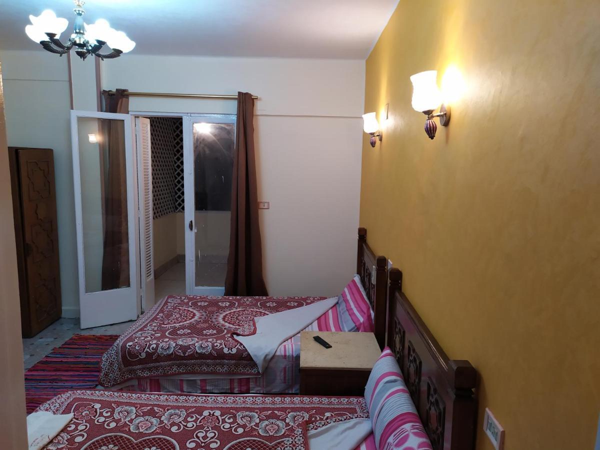 Moon Hostel *