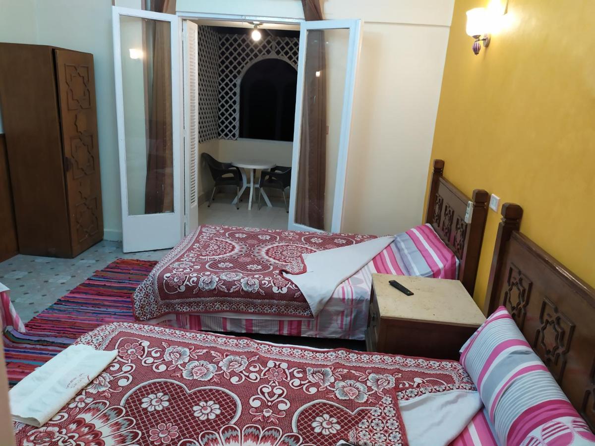 Moon Hostel *